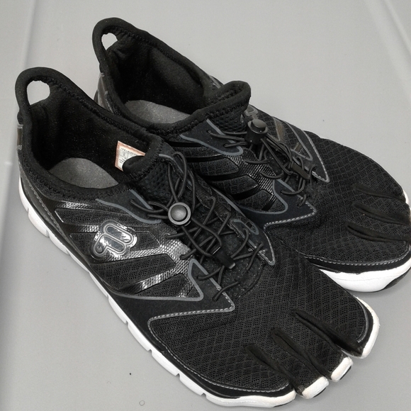 fila water shoes for men